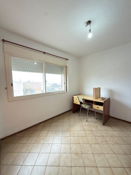 VENDO DEPARTAMENTO 3 DORMITORIOS CON TERRAZA Y COCHERA.
