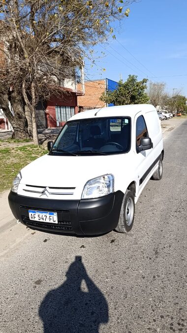 VENDO CITROEN BERLINGO 2022 HDI IMPECABLE - FINANCIO