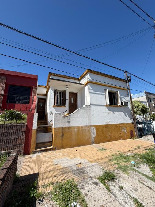 VENDO CASA 3 DORMITORIOS - DON BOSCO