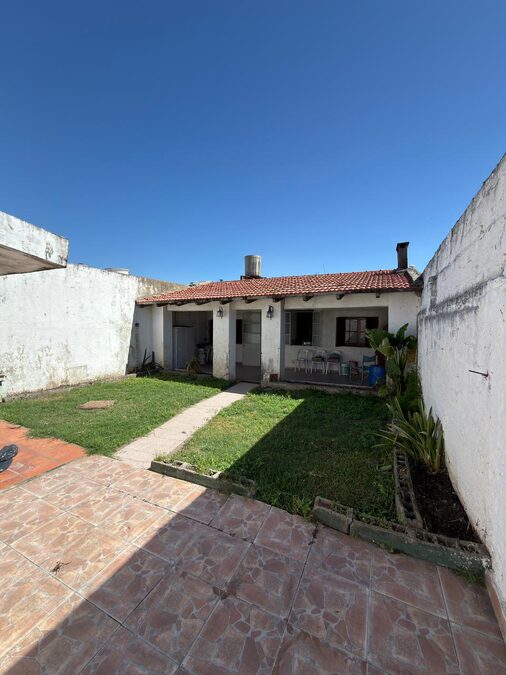 VENDO CASA 3 DORMITORIOS - DON BOSCO