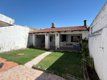 VENDO CASA 3 DORMITORIOS - DON BOSCO