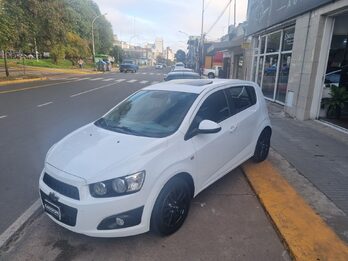 Único Chevrolet Sonic LTZ 5p L/15 MT 2015