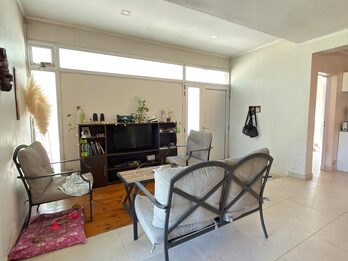 VENDO CASA CON PATIO, PILETA - BARRIO PARACAO