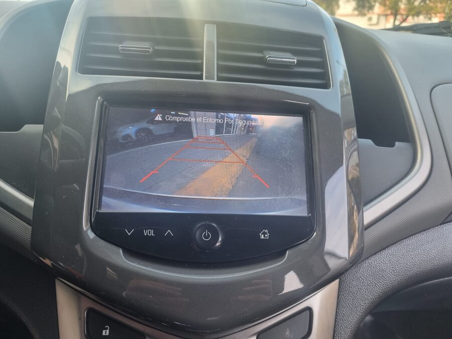 Único Chevrolet Sonic LTZ 5p L/15 MT 2015