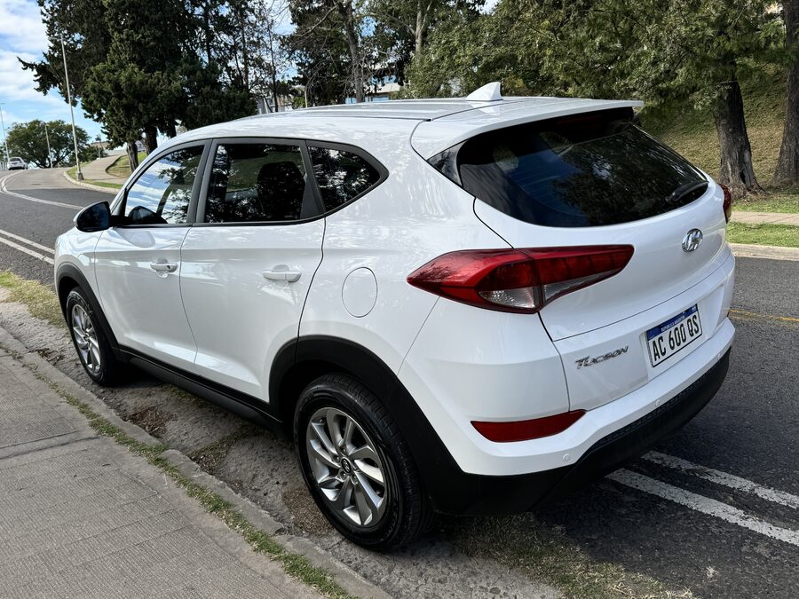 HYUNDAI TUCSON 2.0 AUTOMÁTICA IMPECABLE 89.000Km