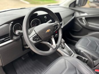CHEVROLET TRACKER 1.2 LT AT. Recibo vehículos de menor y mayor valor