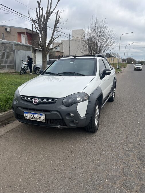 VENDO FIAT STRADA ADVENTURE 1.6 2018 GNC 93000km