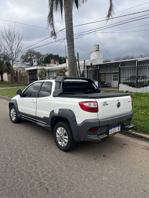 VENDO FIAT STRADA ADVENTURE 1.6 2018 GNC 93000km