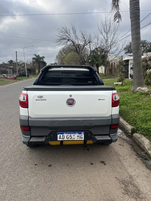VENDO FIAT STRADA ADVENTURE 1.6 2018 GNC 93000km