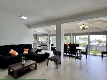 🏡 Casa 4 dorm | Piscina | 1.033 m² – Zona La Toma