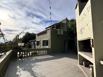 🏡 Casa 4 dorm | Piscina | 1.033 m² – Zona La Toma