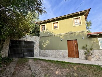 🏡 Casa 4 dorm | Piscina | 1.033 m² – Zona La Toma