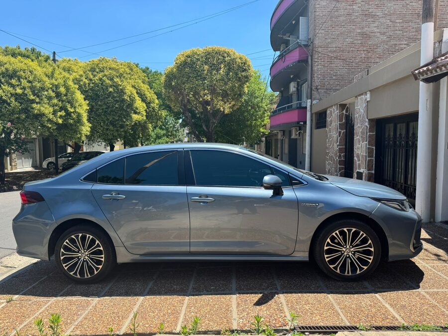 Vendo Toyota Corolla Hybrid SEG en excelente estado