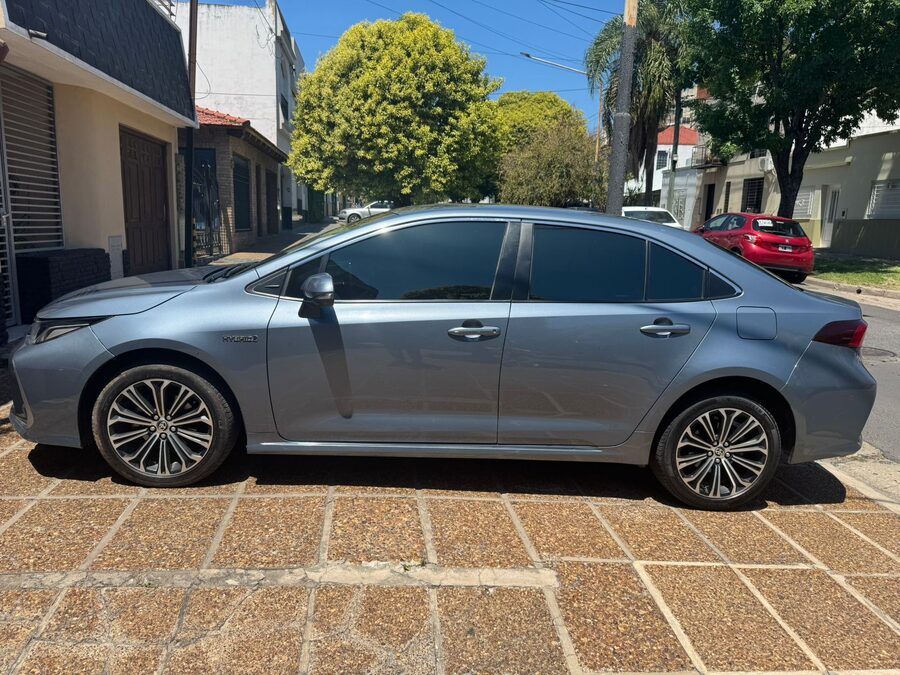 Vendo Toyota Corolla Hybrid SEG en excelente estado