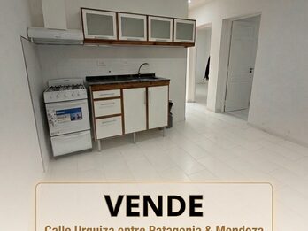 Vende casa Calle Urquiza entre Patagonia Y Mendoza