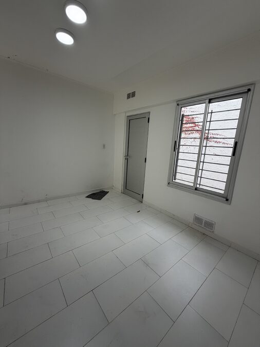 Vende casa Calle Urquiza entre Patagonia Y Mendoza