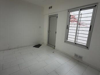 Vende casa Calle Urquiza entre Patagonia Y Mendoza