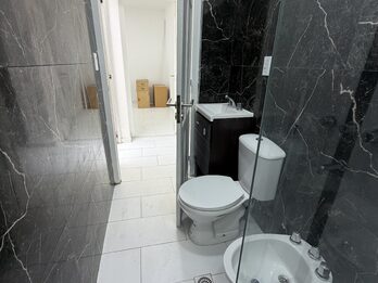 Vende casa Calle Urquiza entre Patagonia Y Mendoza