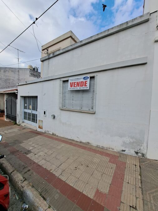 Vendo Casa de 3 dormitorios en calle Cura Arias Montiel y Echague