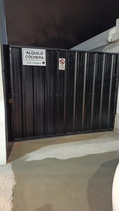 🚗 ALQUILO COCHERA AMPLIA Y TECHADA