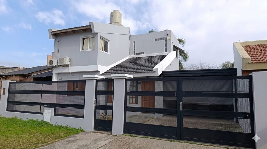 CASA EN VENTA  (Zona Chango Mas)