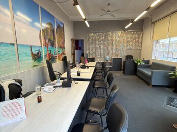EN VENTA LOCAL COMERCIAL - EXCELENTE UBICACION EN ESQUINA CENTRICA