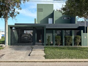 EN VENTA HERMOSA CASA EN BARRIO SOLVENCIA -SAN BENITO