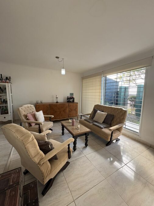 EN VENTA HERMOSA CASA EN BARRIO SOLVENCIA -SAN BENITO