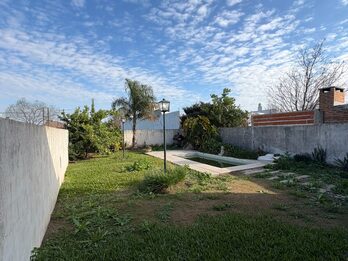 EN VENTA HERMOSA CASA EN BARRIO SOLVENCIA -SAN BENITO