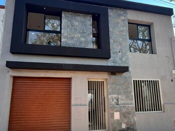 Impecable casa en Venta zona Centro - Alsina 432 - A Estrenar