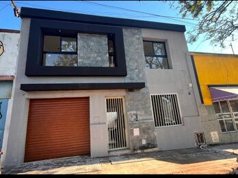 Impecable casa en Venta zona Centro - Alsina 432 - A Estrenar