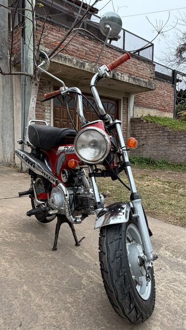 Honda Dax 70 lista para andar