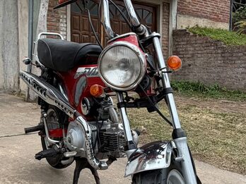 Honda Dax 70 lista para andar