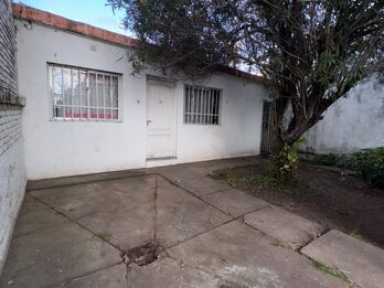EN VENTA CASA A REFACCIONAR - OPORTUNIDAD DE INVERSION