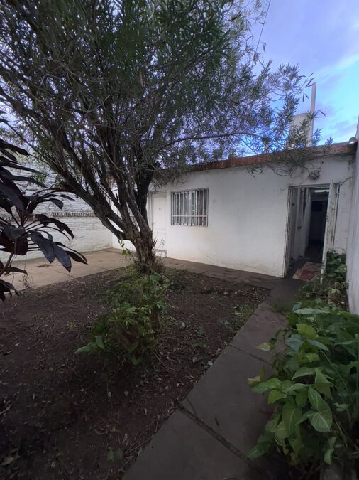 EN VENTA CASA A REFACCIONAR - OPORTUNIDAD DE INVERSION