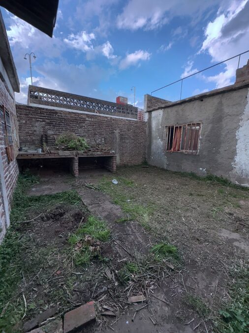 EN VENTA CASA A REFACCIONAR - OPORTUNIDAD DE INVERSION
