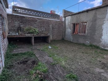 EN VENTA CASA A REFACCIONAR - OPORTUNIDAD DE INVERSION