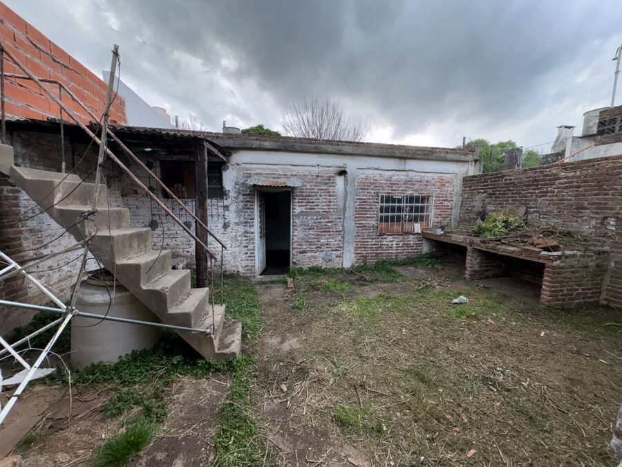 EN VENTA CASA A REFACCIONAR - OPORTUNIDAD DE INVERSION