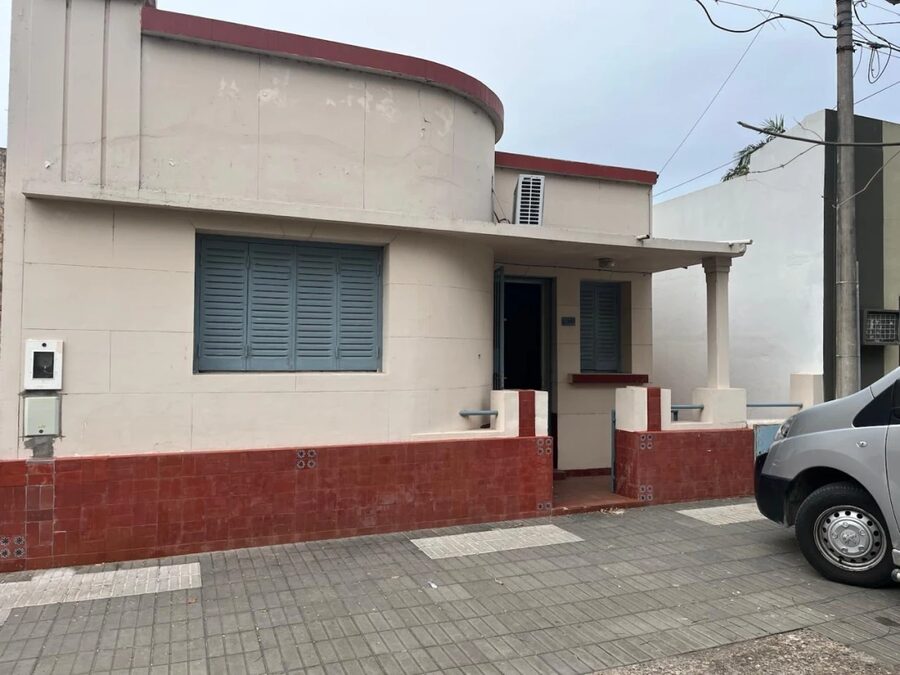 CASA DE 2 HABITACIONES EN CALLE LA RIOJA