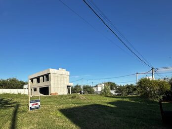 TERRENO EN LOS LAPACHOS