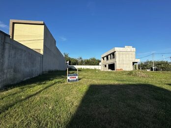 TERRENO EN LOS LAPACHOS