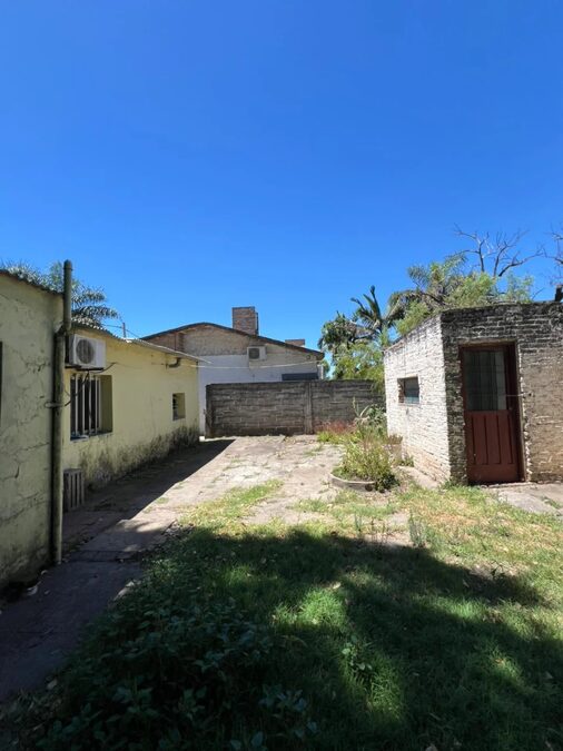 CASA EN BARRIO LOS PARAISOS