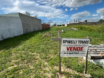 LOTE CON ENCADENADO EN ALTOS DEL PARACAO II