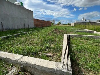 LOTE CON ENCADENADO EN ALTOS DEL PARACAO II