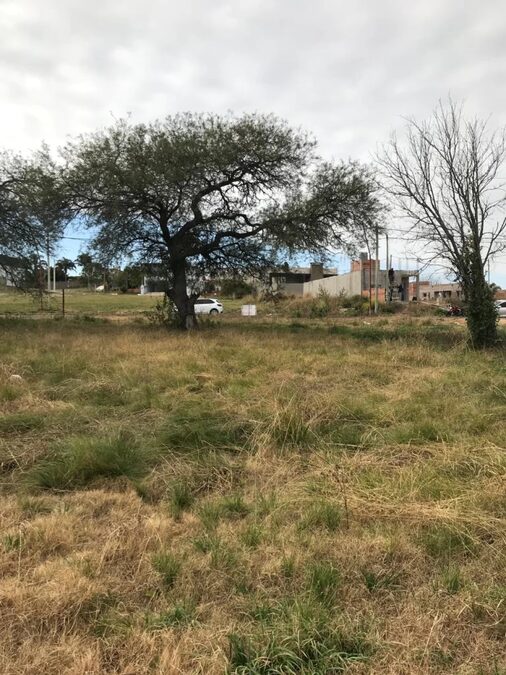 Se vende terreno amplio de 497m2 en Oro Verde