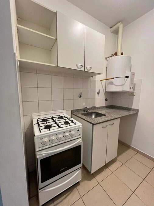 ALQUILER DE MONOAMBIENTE CÉNTRICO
