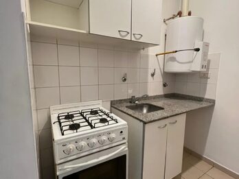ALQUILER DE MONOAMBIENTE CÉNTRICO