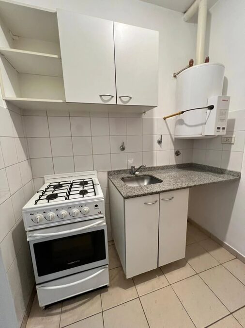 ALQUILER DE MONOAMBIENTE CÉNTRICO