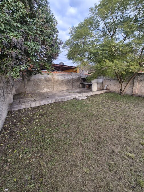 CASA 2 A 3 DORM VENTA PARANA ZONA EX HIPODROMO