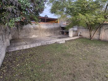 CASA 2 A 3 DORM VENTA PARANA ZONA EX HIPODROMO